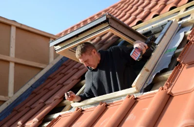 Pose de fenêtres de toit Velux à Rannée